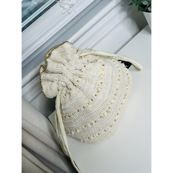 Lulus Beach Cream Beaded Woven Bucket Crossbody Bag With Adjustable Drawstrings - Picture 9 of 13